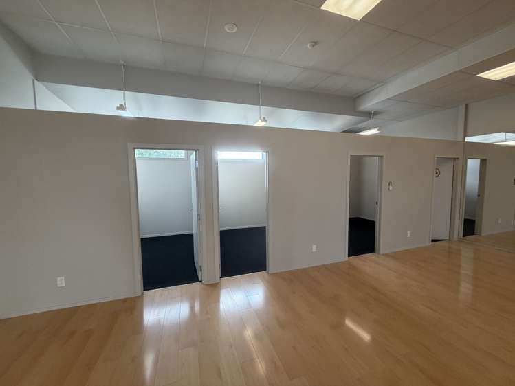 Retail 2/288 Lincoln Road Henderson_4