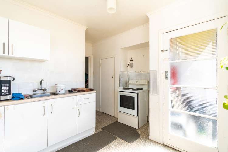 87 Queens Drive Lyall Bay_11