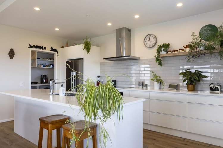 14 Pukenamu Road Rainbow Point_8