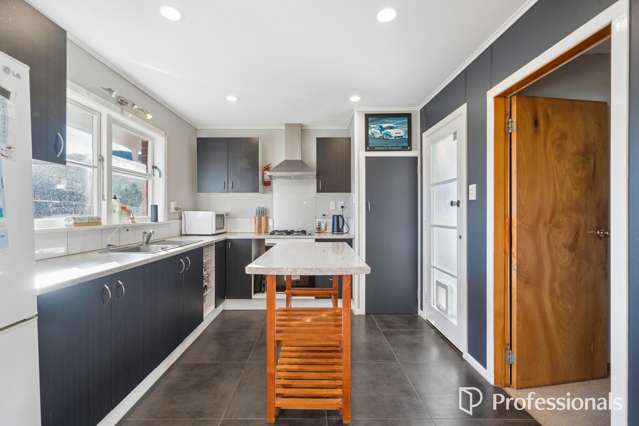 38 Russell Road Wainuiomata_2