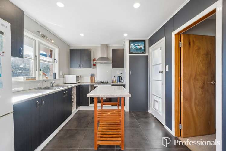 38 Russell Road Wainuiomata_2