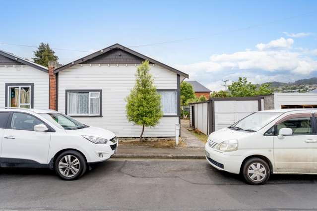 Income earner in the heart of the Valley