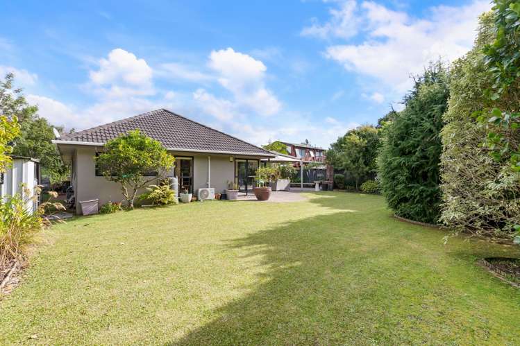 8 Kallaroo Place Botany Downs_14