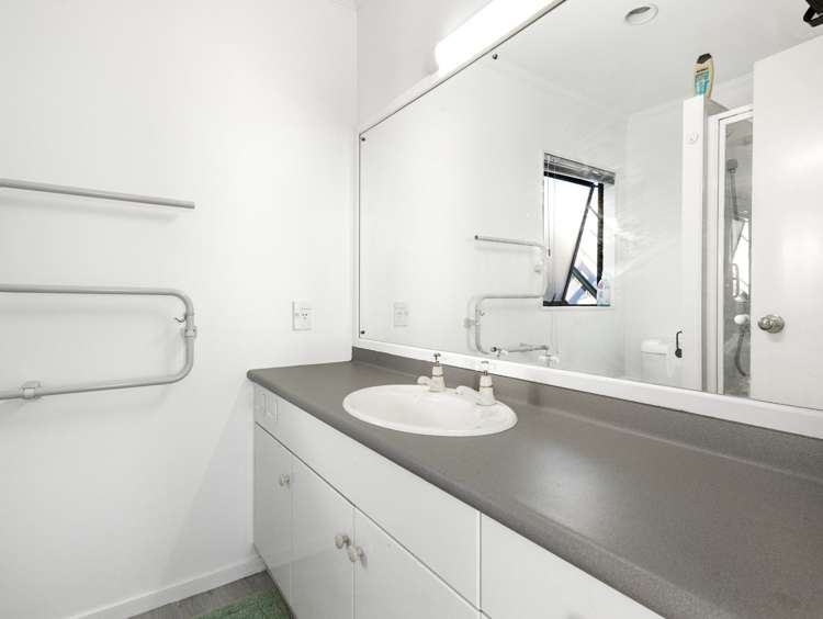 84 Churchill Drive Taradale_12