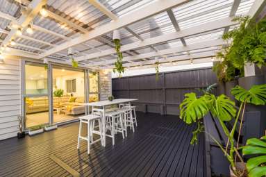 41 Sunshine Boulevard_4