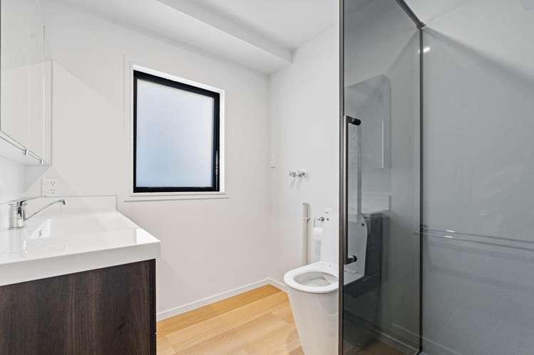 Units 1 and 2/10A Awanui Street Merrilands_29