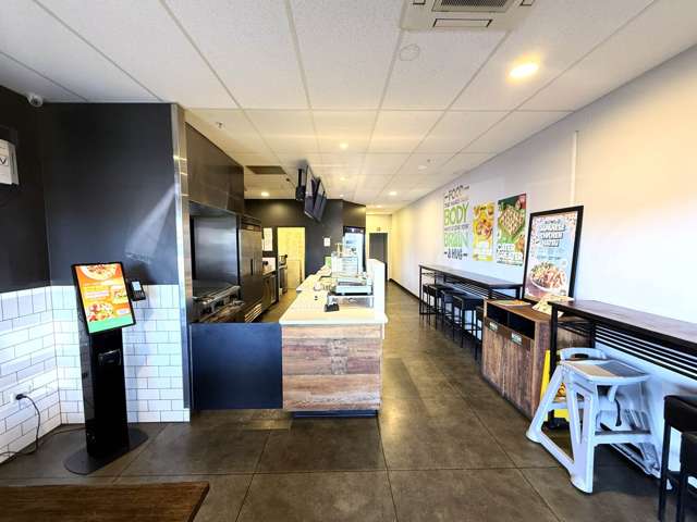 Unit 5/543 Te Atatu Road Te Atatu Peninsula_2