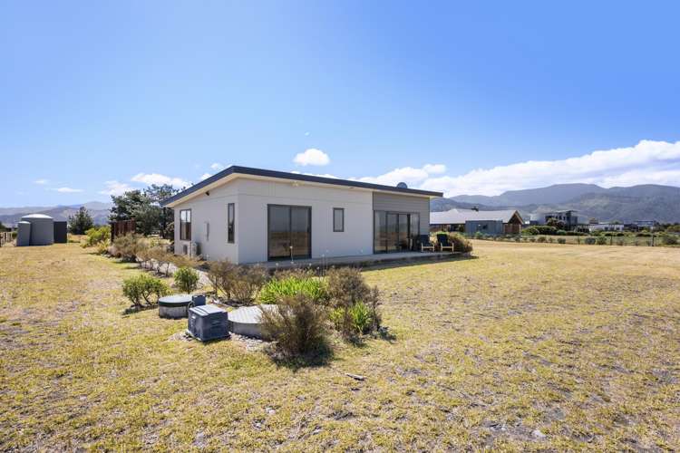 27 Ocean View Crescent Rarangi_19