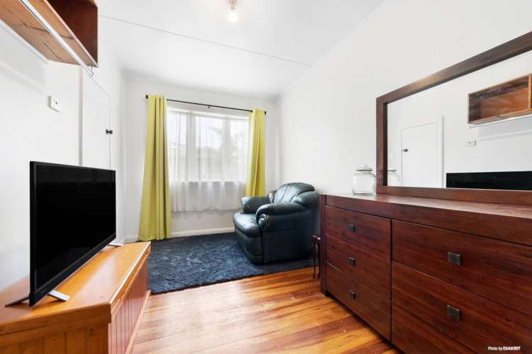 7 Arney Road Ranui_9