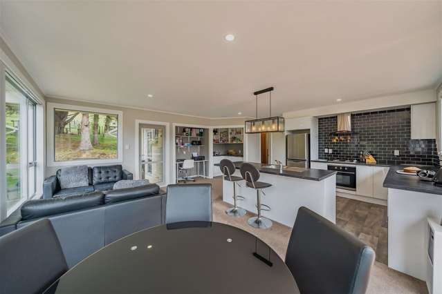 527 Whitemans Valley Road Whitemans Valley_2