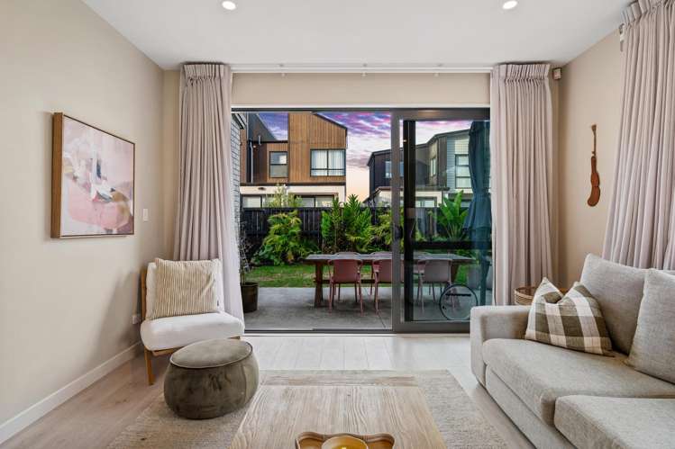 64 Glidepath Road Hobsonville_7