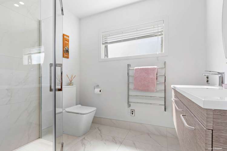 10 The Knoll Greenhithe_12