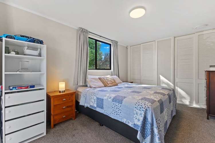 28 Sunningdale Street Wattle Downs_7