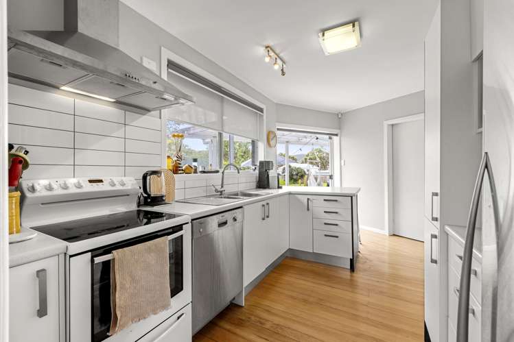 20 Wallis Street Raglan_10