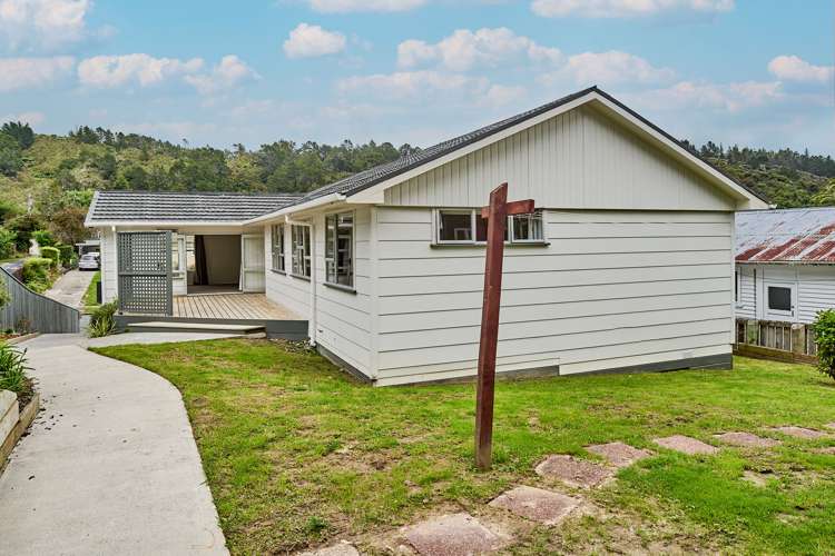 4 Thomson Grove Stokes Valley_19