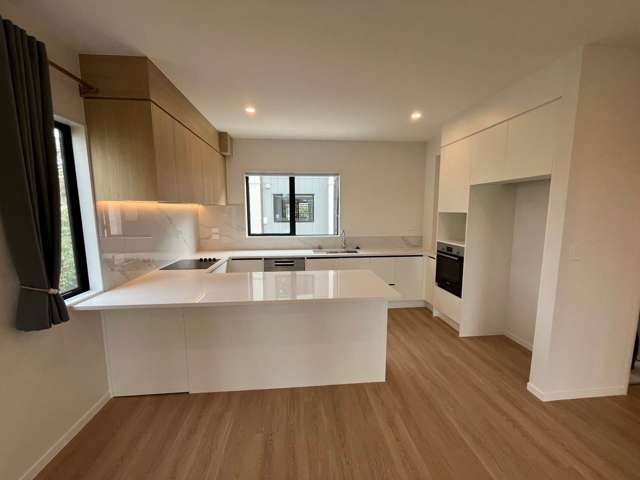 2/26 Glenmore Road Sunnyhills_1