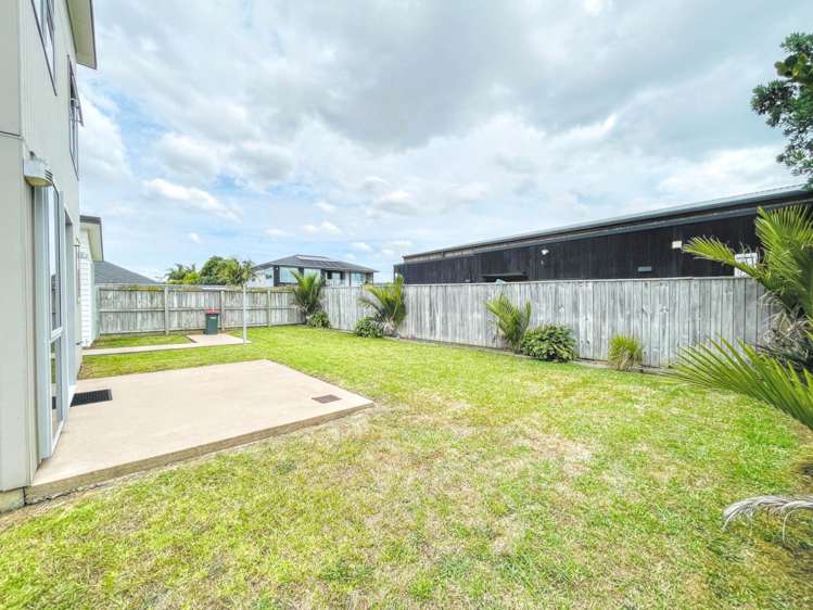 8 Freedom Lane Beachlands_19