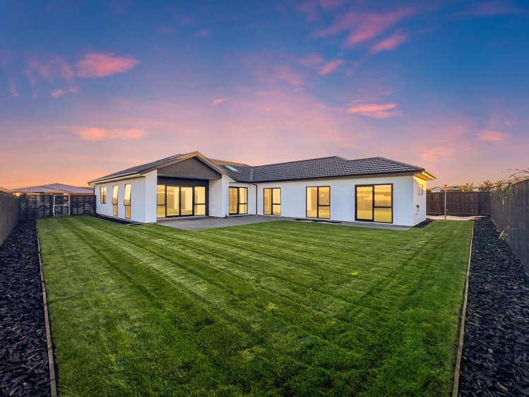 22 Verdeco Boulevard Lincoln_17