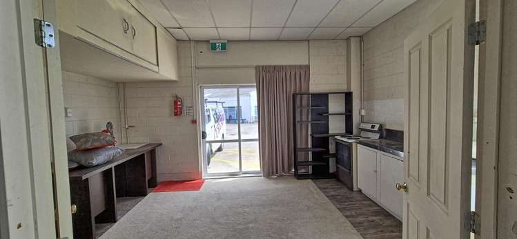 C/232 Main South Road Hornby_4