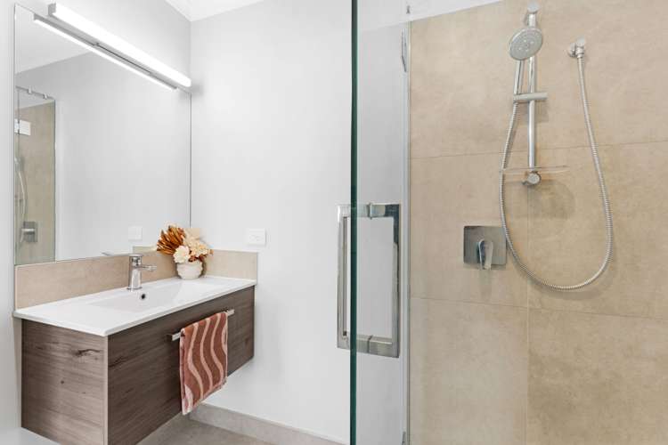 8 Frank Gill Road Hobsonville_13