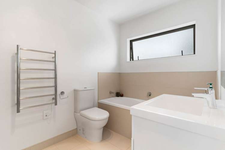 100B Point England Road Pt England_14