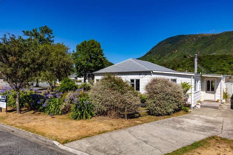 65 Broadway Picton_20