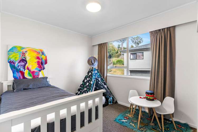 53 Sheridan Drive New Lynn_19