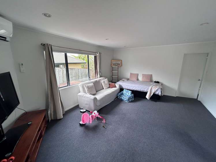 2/250 Wairau Road Glenfield_2