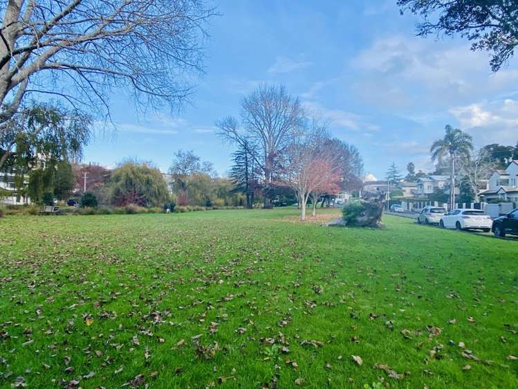 26 Standen Avenue 1776_12