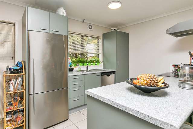 2/55 Verbena Road Birkdale_3