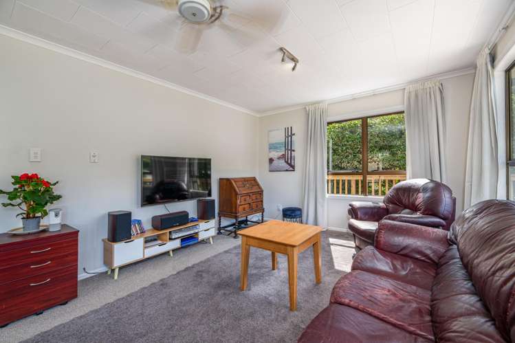 32 Foster Avenue Huia_2