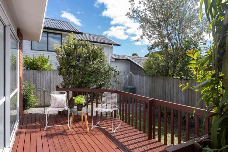 2/8 Kaipatiki Road Glenfield_3