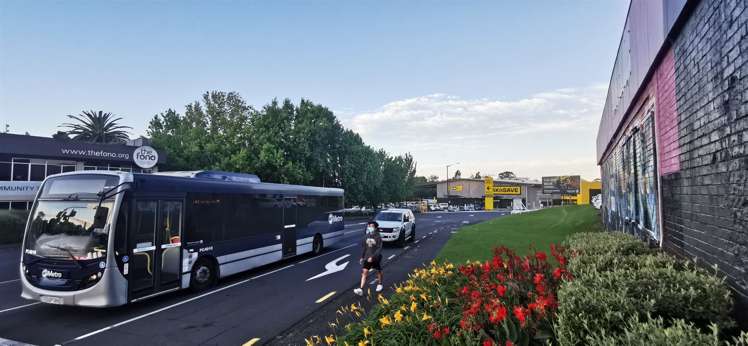 1 Alderman Drive Henderson_22