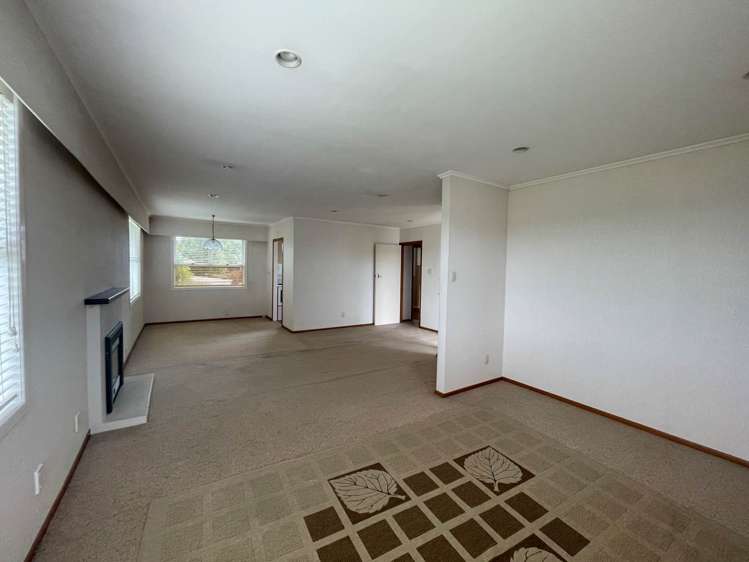 49 Vera Road Te Atatu South_4