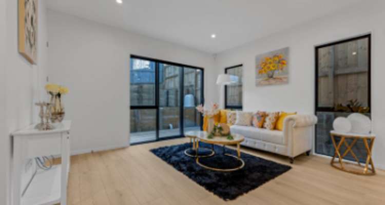 9 Frontier Lane_0