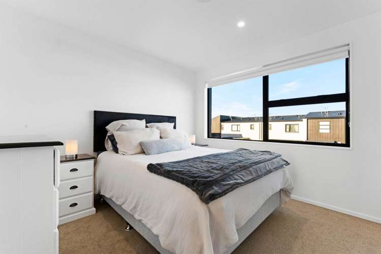 6 Magnetite Lane Flat Bush_32