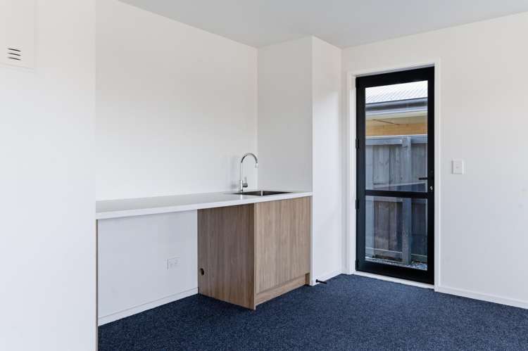 71 Sunline Avenue Lincoln_20