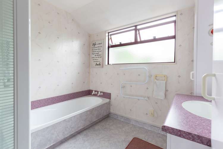 7 Mary Ann Muller Crescent Stoke_13