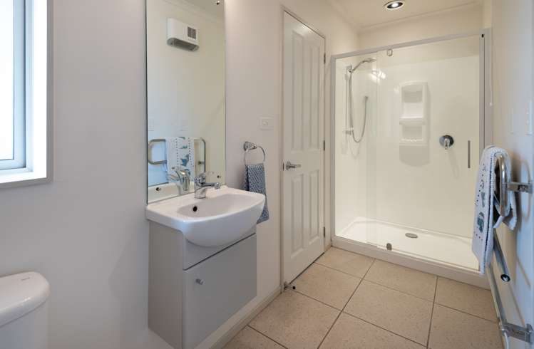 7 Columbia Crescent Beachlands_23