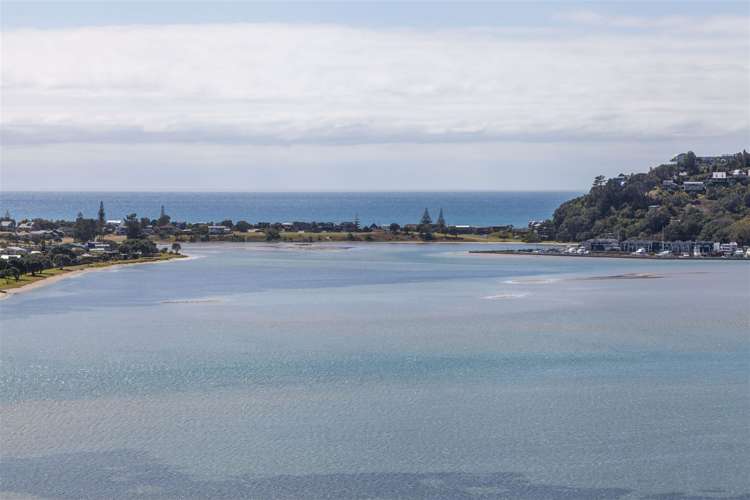 8 Pine Grove Tairua_15