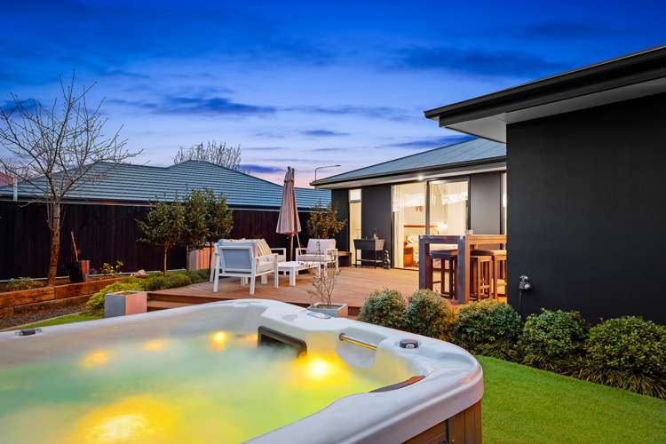 589 Madras Street Saint Albans_19