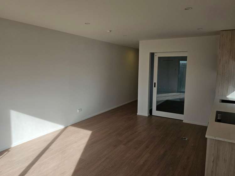  206/87 Marine Parade New Brighton_13