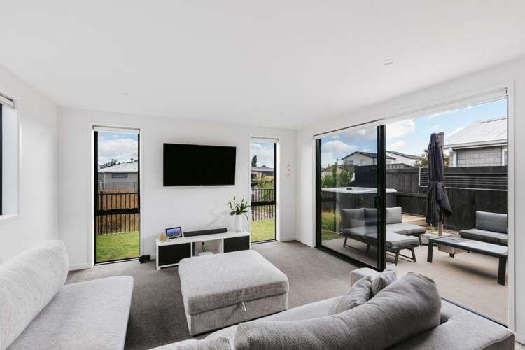 21 Tangaroa Place Poike_3