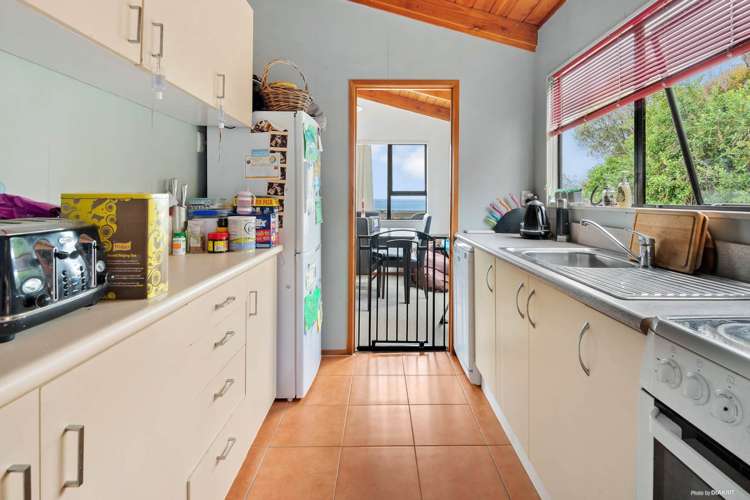 1 Doyly Drive Stanmore Bay_6