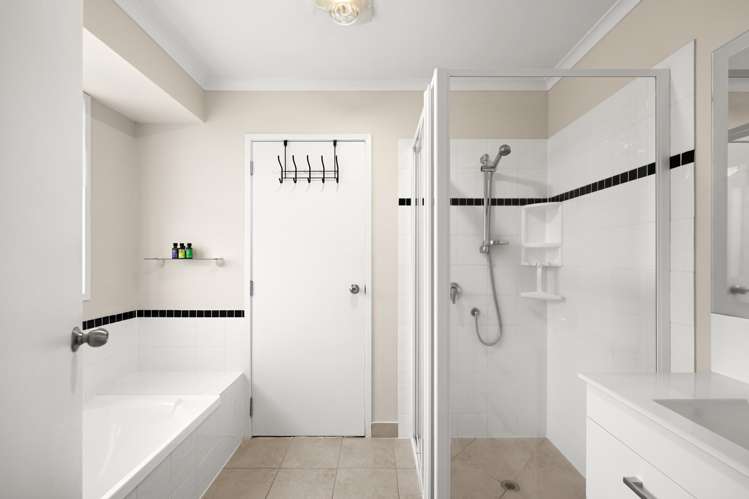 35 Stoneleigh Drive Chartwell_17