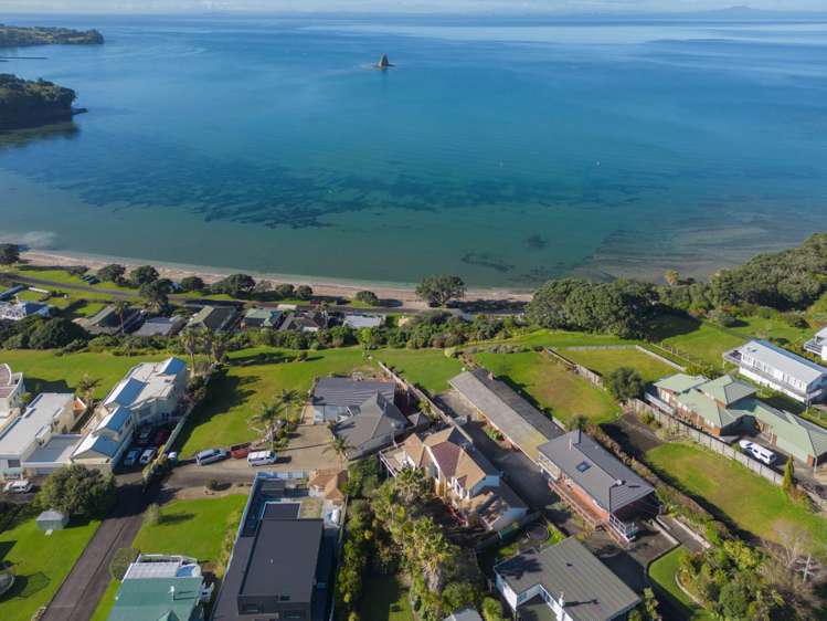 2/1017 Whangaparaoa Road Tindalls Beach_29