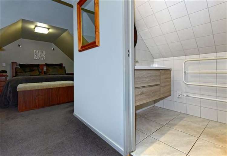 220 Kennedys Bush Road Kennedys Bush_13