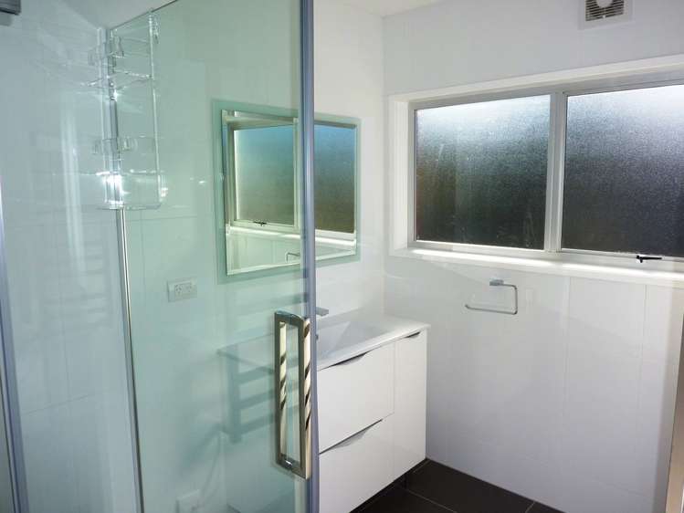 1/1 Kaihu Street Northcote_7