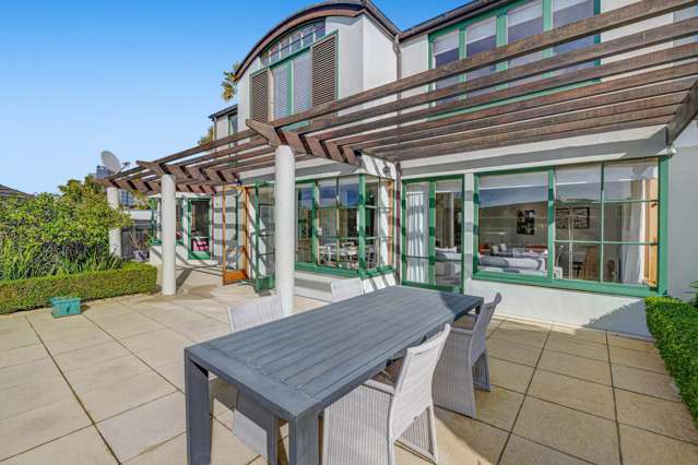 Timeless Design by the Beach