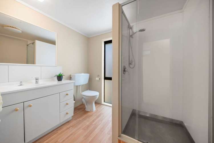 8 Andrea Place Sunnyhills_15